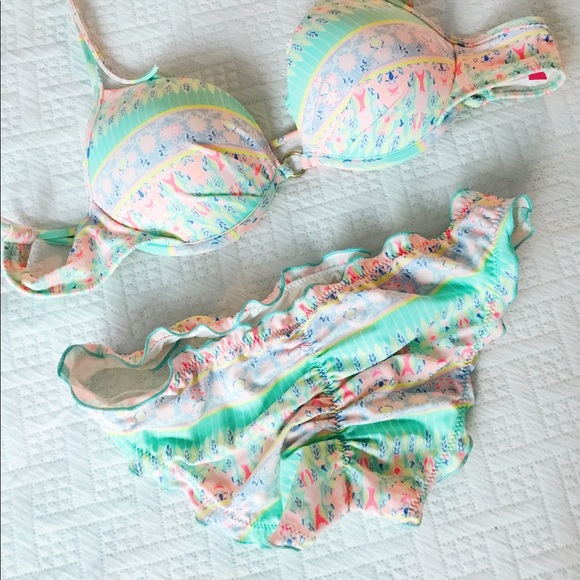 Victoria's Secret Other - Victoria Secret push up too ruched cheeky bottom